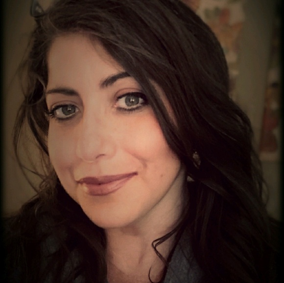 Meet your Posher, Shelly - Picture 1 of 1